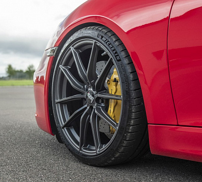 Фото дисков Bola FLC на Porsche Cayman II