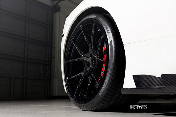 Фото дисков Strasse Wheels SM5R Deep Concave Monoblock Другой цвет на Ferrari 458