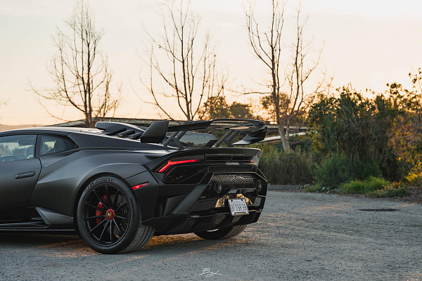 Lamborghini Huracan STO