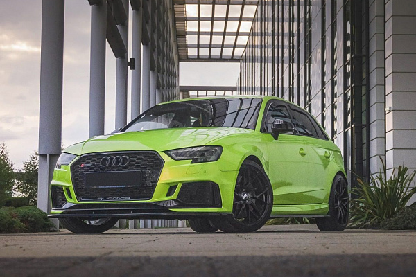 Фото дисков Bola FLR Черный глянец на Audi A/S/RS 3 (8V)