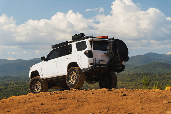 Фото дисков Black Rhino MONDO Сатиновая бронза на Toyota 4Runner V