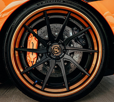 Фото дисков Strasse Wheels SV10T Deep Concave FS на McLaren 570S
