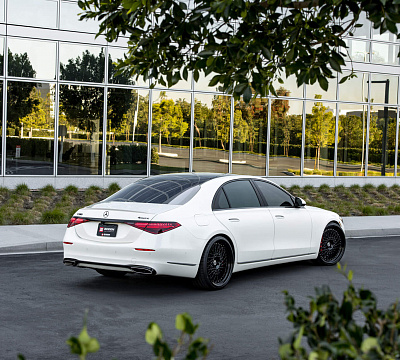 Фото дисков HRE 501 на Mercedes-Benz S-Class (W223)