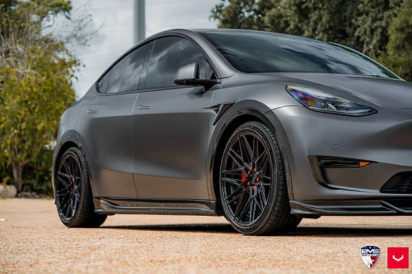 Фото дисков Vossen HF-7 Черный глянец на Tesla Model Y