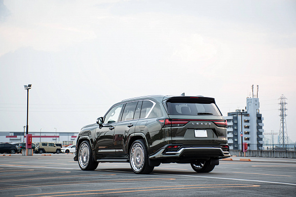 Lexus LX600