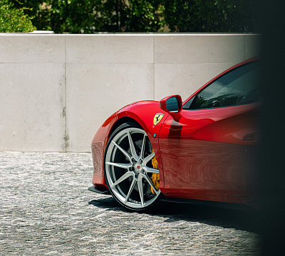 Фото дисков Vossen EVO-2 на Ferrari F8