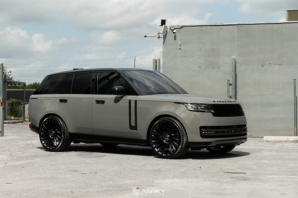 Фото дисков Anrky RF-282 Черный глянец на Land Rover Range Rover V