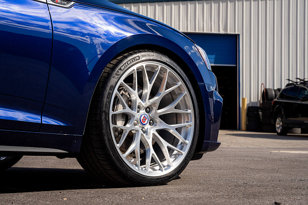 Фото дисков HRE 520M Глянцевый лак на Audi A/S/RS 5 (F5)