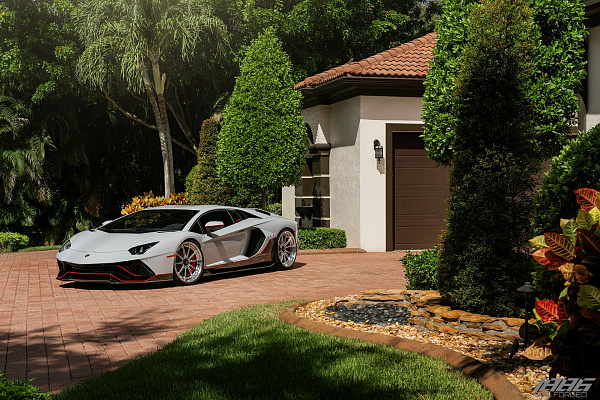 Фото дисков 1886 Wheels G010 Полированный лак на Lamborghini Aventador