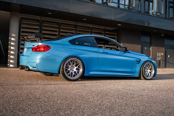 Фото дисков Bola FP5 Сатиновый лак на BMW 4/M4 (F32/F82)