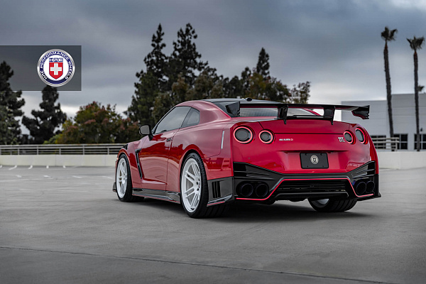 Фото дисков HRE 312 GTS Белый глянец на Nissan GT-R