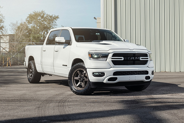 Фото дисков 4PLAY 4PS63 Сатиновая бронза на Ram 1500 V