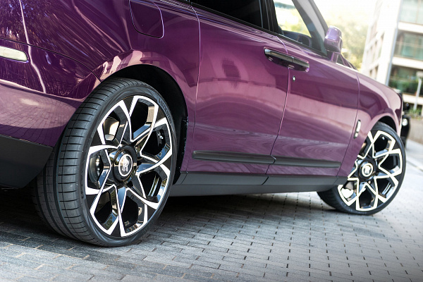 Фото дисков Kahn Type 55 RS Алмазная проточка на Rolls-Royce Cullinan