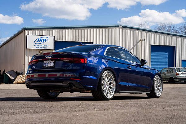 Фото дисков HRE 520M Глянцевый лак на Audi A/S/RS 5 (F5)