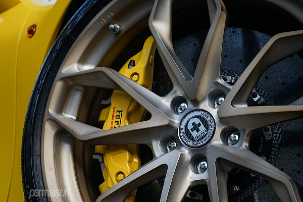 Фото дисков HRE P201 Сатиновая шампань на Ferrari 488