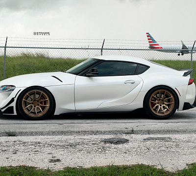 Фото дисков Strasse Wheels SV5 Deep Concave Duoblock на Toyota Supra A90