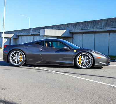 Фото дисков HRE R101 Lightweight на Ferrari 458