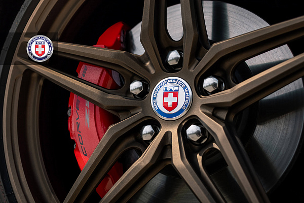 Фото дисков HRE P107SC Сатиновая бронза на Chevrolet Corvette C8