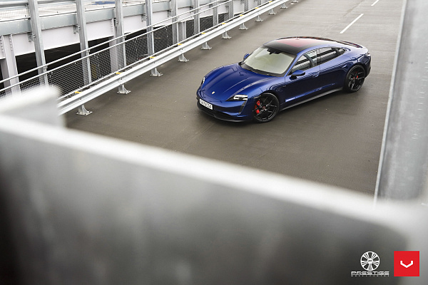 Фото дисков Vossen HF-5 Черный сатин на Porsche Taycan I