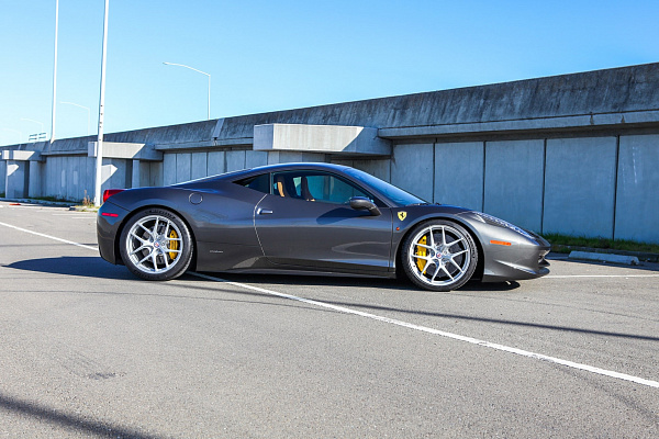 Фото дисков HRE R101 Lightweight Серебро на Ferrari 458