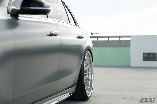 Фото дисков 1886 Wheels XR015 Глянцевый лак на Mercedes-Benz S-Class (W223)