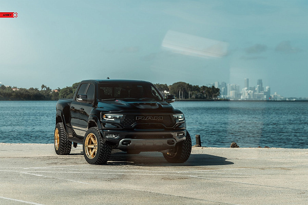Фото дисков Anrky AN36-S Сатиновое золото на Ram 1500 V