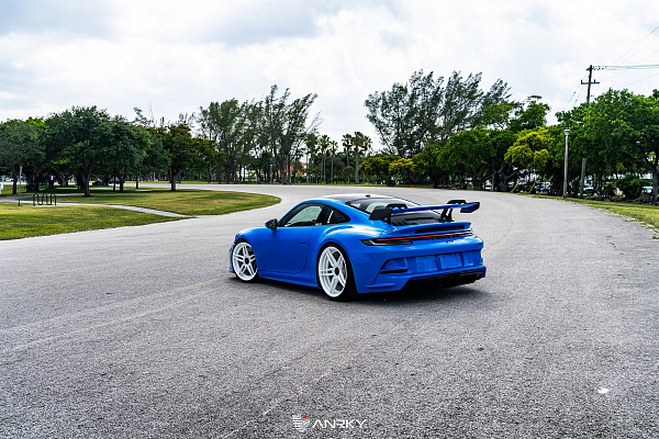 Фото дисков Anrky AN27 Белый глянец на Porsche 911 VIII