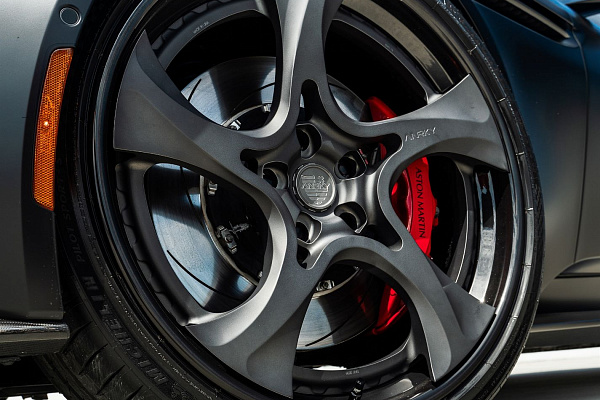 Фото дисков Anrky XR-305 Сатиновый графит на Aston Martin DB11