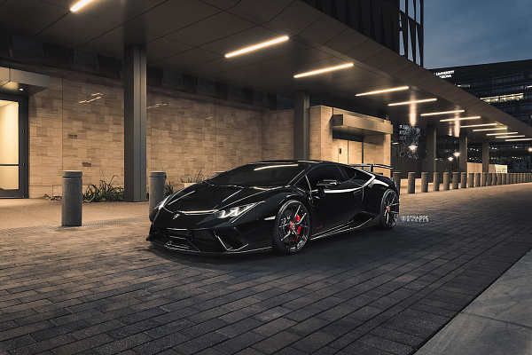 Фото дисков Strasse Wheels SM5R Deep Concave Monoblock Черный глянец на Lamborghini Huracan