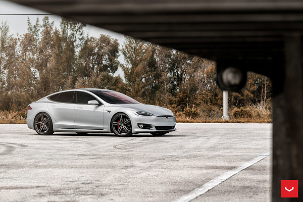 Фото дисков Vossen HF-1 Сатиновый графит на Tesla Model S