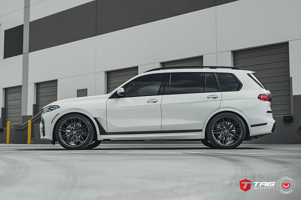 Фото дисков Vossen EVO-5 Черный глянец на BMW X7 (G07)