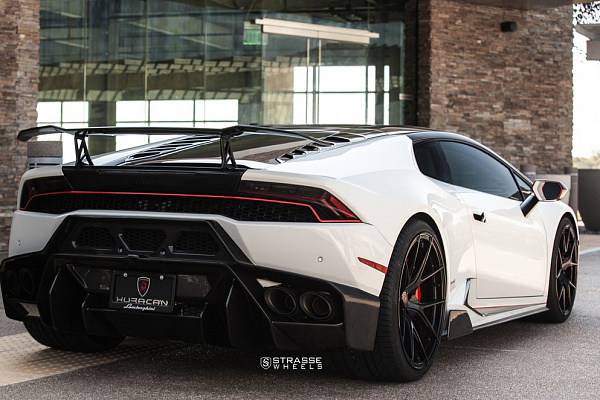 Фото дисков Strasse Wheels SM5R Deep Concave Monoblock Другой цвет на Lamborghini Huracan