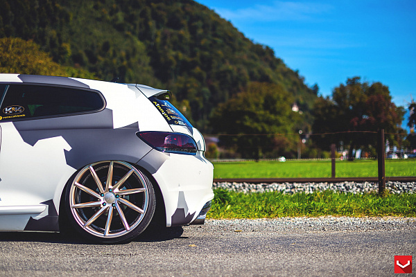 Фото дисков Vossen CVT Серебро на Volkswagen Scirocco III