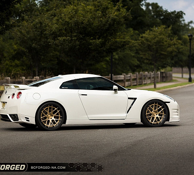 Фото дисков BC Forged HC040 на Nissan GT-R