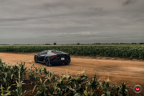 Фото дисков Vossen LC3-13T Черный глянец на Lamborghini Huracan