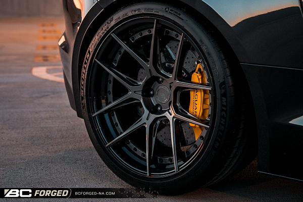 Фото дисков BC Forged HCA381 Глянцевый графит на Jaguar F-Type