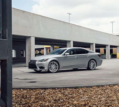 Фото дисков Vossen HF-4T на Lexus LS IV