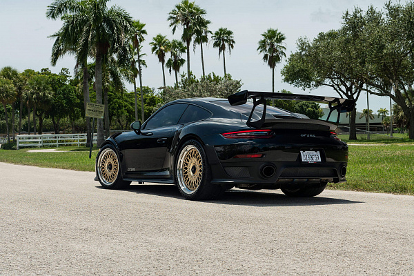 Фото дисков HRE 501 Сатиновое золото на Porsche 911 VII