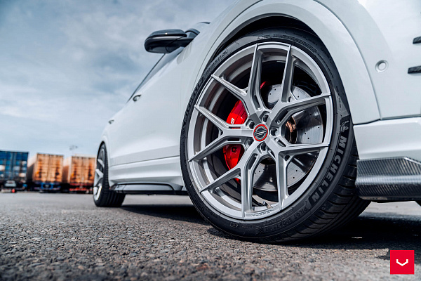 Фото дисков Vossen HF-5 Серебро на Audi Q8