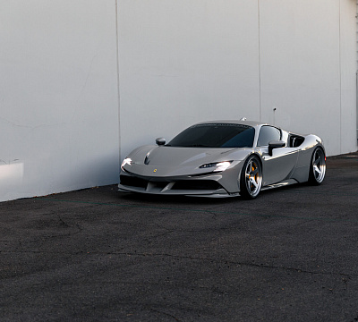 Фото дисков HRE 305 на Ferrari SF90