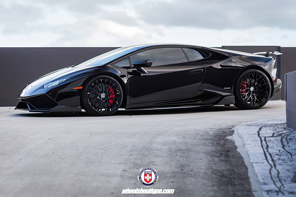 Фото дисков HRE P200 Черный глянец на Lamborghini Huracan
