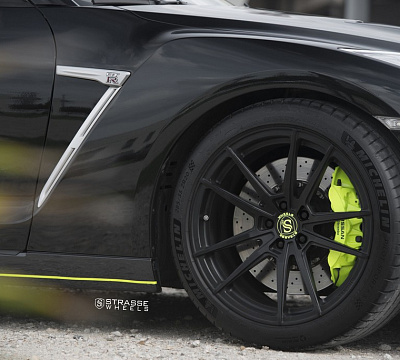 Фото дисков Strasse Wheels SV1 Deep Concave Monoblock на Nissan GT-R