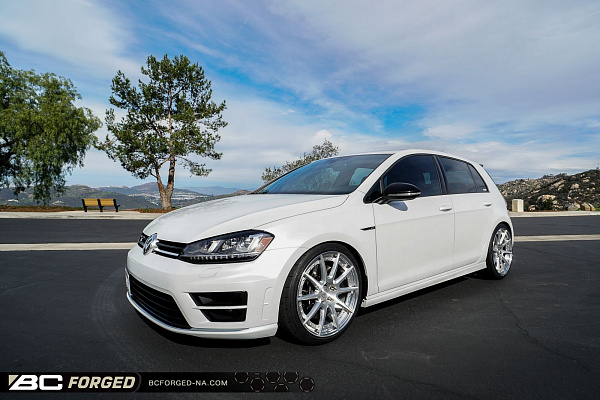 Фото дисков BC Forged HCS04 Глянцевый лак на Volkswagen Golf VII