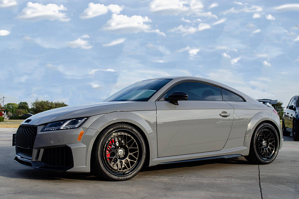 Фото дисков HRE 300 Черный сатин на Audi TT (8S)
