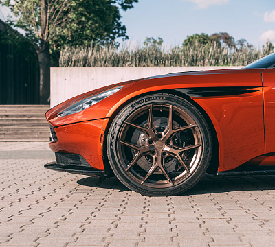 Фото дисков Vossen HF-5 на Aston Martin DB11