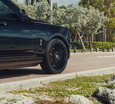Фото дисков Vossen S17-14 на Rolls-Royce Cullinan