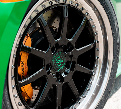 Фото дисков Strasse Wheels R10 Competition на Nissan GT-R