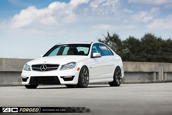 Фото дисков BC Forged RZ05 Глянцевый темный лак на Mercedes-Benz C-Class (W204)