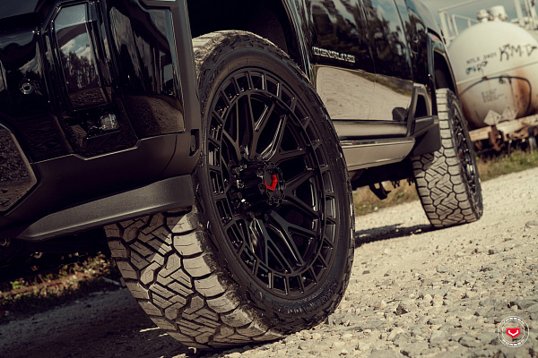Фото дисков Vossen LCX-02 Черный сатин на GMC Sierra IV