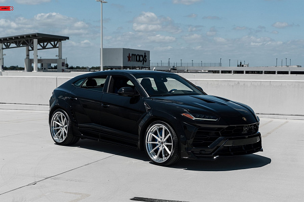 Фото дисков Anrky AN38 Глянцевый лак на Lamborghini Urus